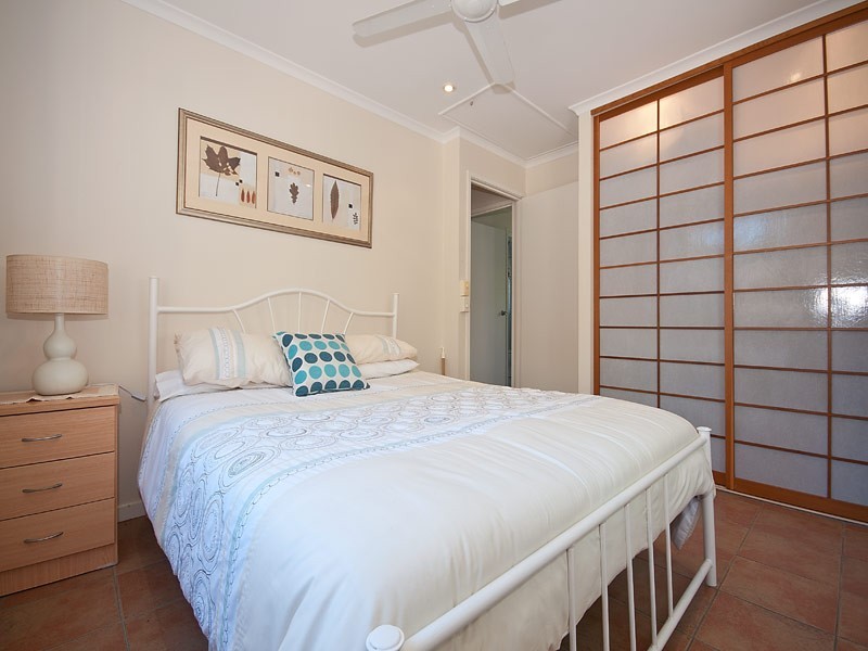 4/8-10 PEAK AVENUE, Main Beach QLD 4217