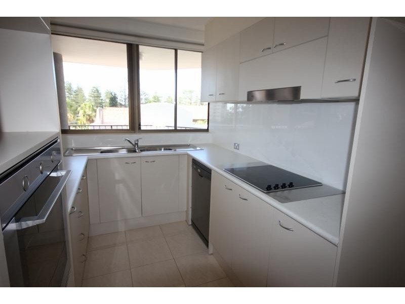 9/3652 Main Beach Parade, Main Beach QLD 4217