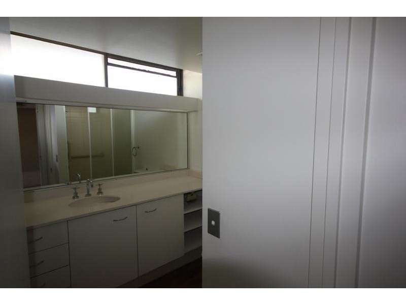 9/3652 Main Beach Parade, Main Beach QLD 4217