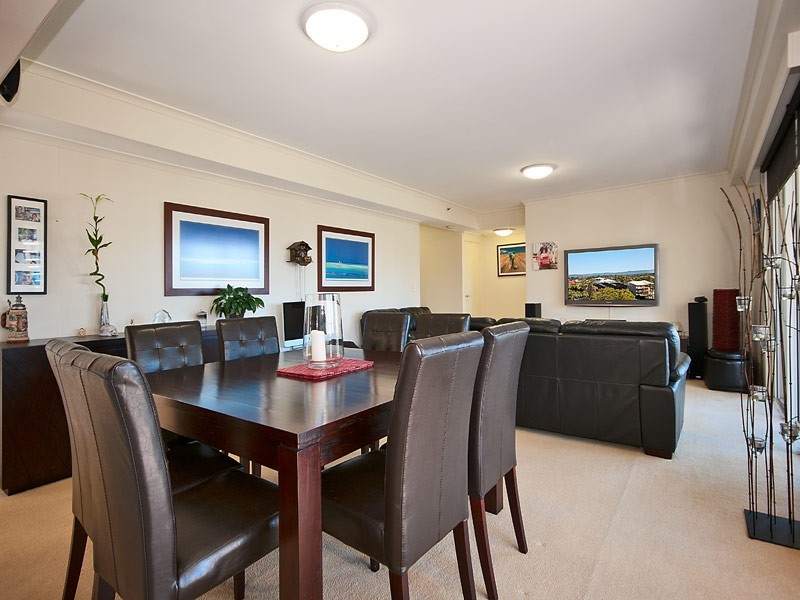 17/59 Pacific Street, Main Beach QLD 4217