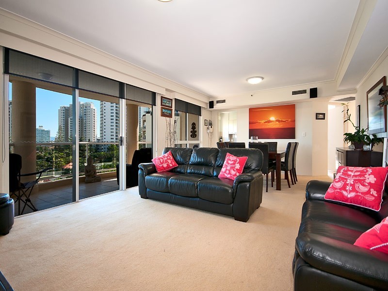 17/59 Pacific Street, Main Beach QLD 4217