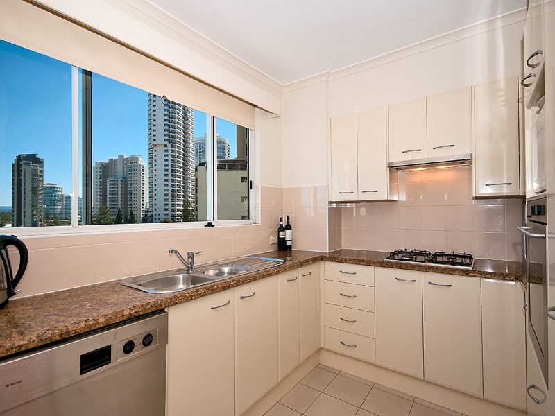 17/59 Pacific Street, Main Beach QLD 4217