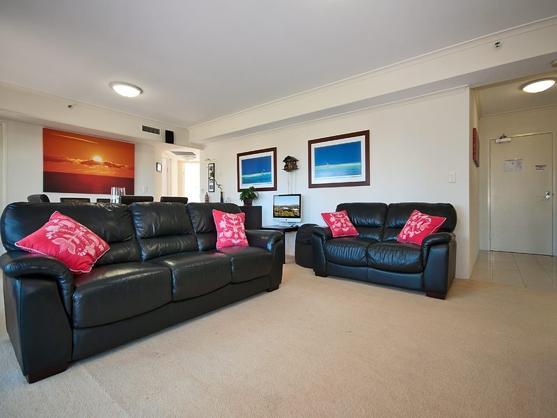 17/59 Pacific Street, Main Beach QLD 4217