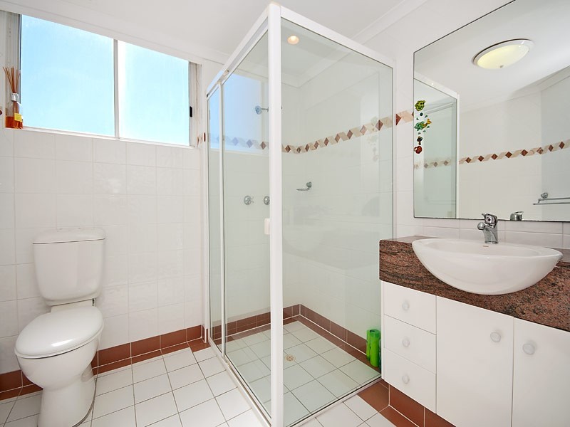 17/59 Pacific Street, Main Beach QLD 4217