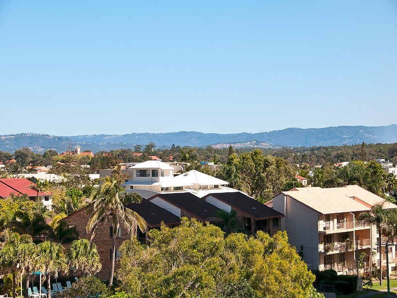 17/59 Pacific Street, Main Beach QLD 4217