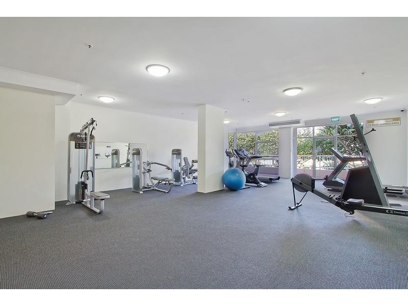 59 PACIFIC STREET, Main Beach QLD 4217