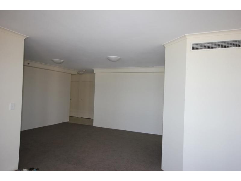 27/59 Pacific Street, Main Beach QLD 4217