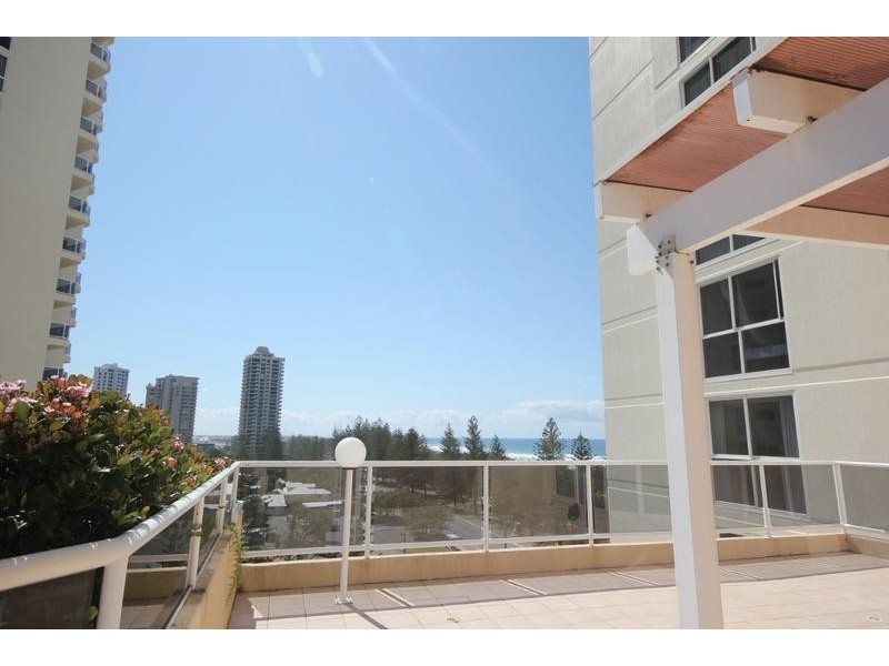 27/59 Pacific Street, Main Beach QLD 4217