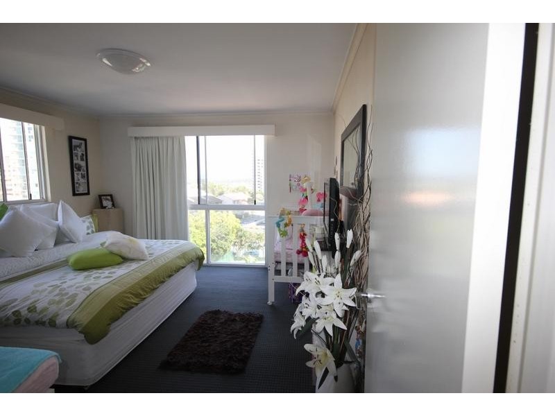 21/59 Pacific Street, Main Beach QLD 4217