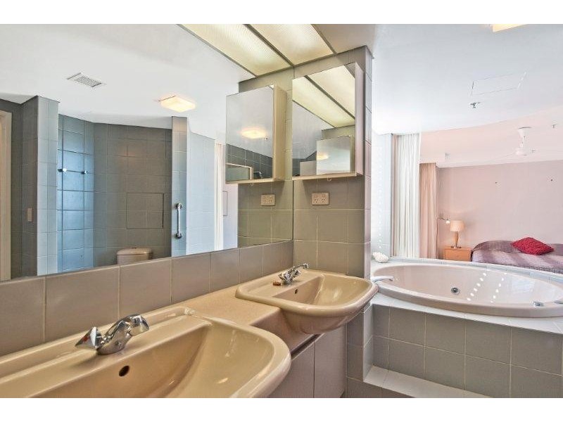 701/1 PEAK AVENUE, Main Beach QLD 4217