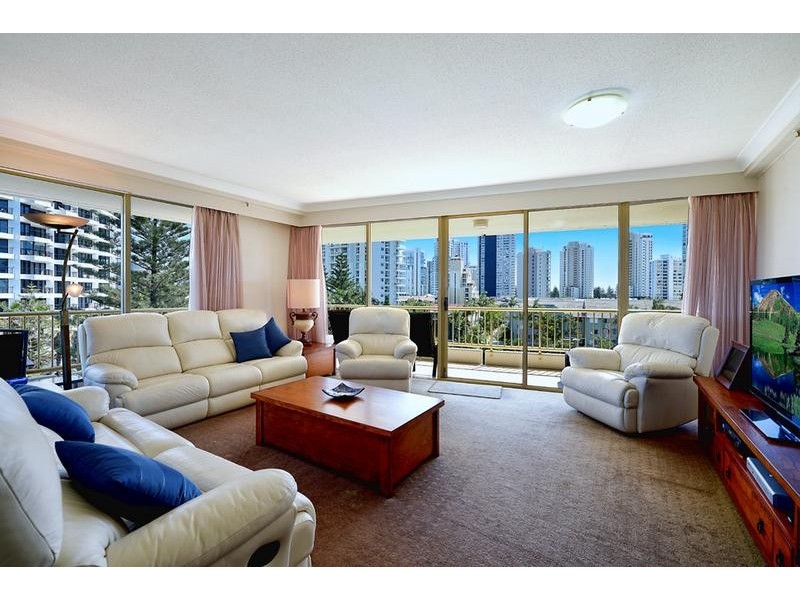 51/1 SERISIER AVENUE, Main Beach QLD 4217