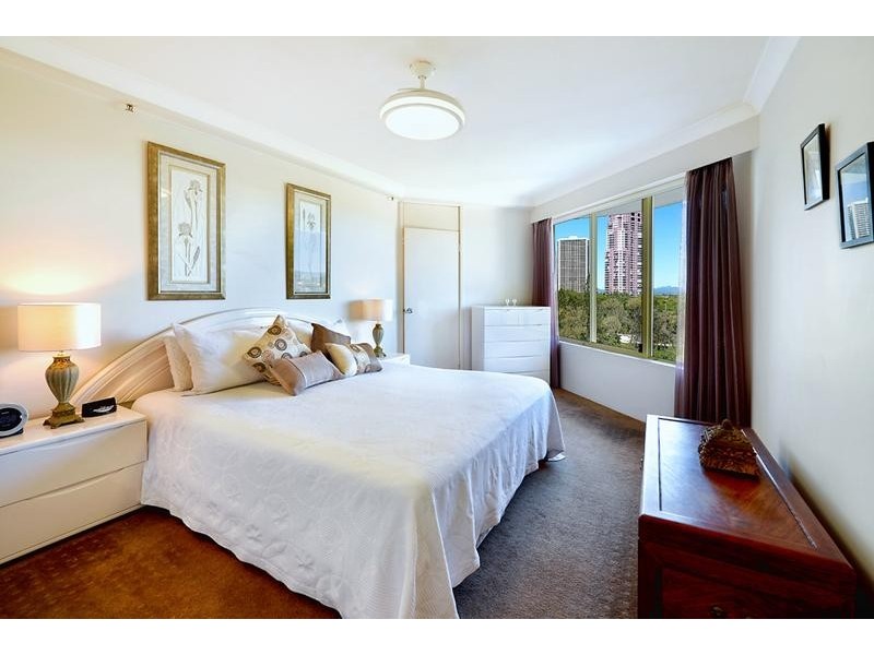 51/1 SERISIER AVENUE, Main Beach QLD 4217