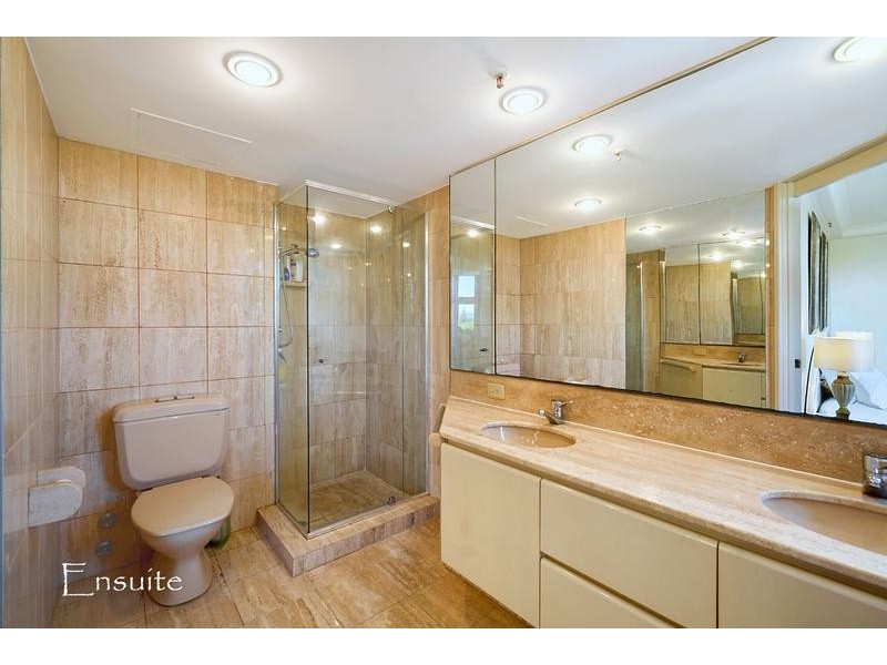 51/1 SERISIER AVENUE, Main Beach QLD 4217