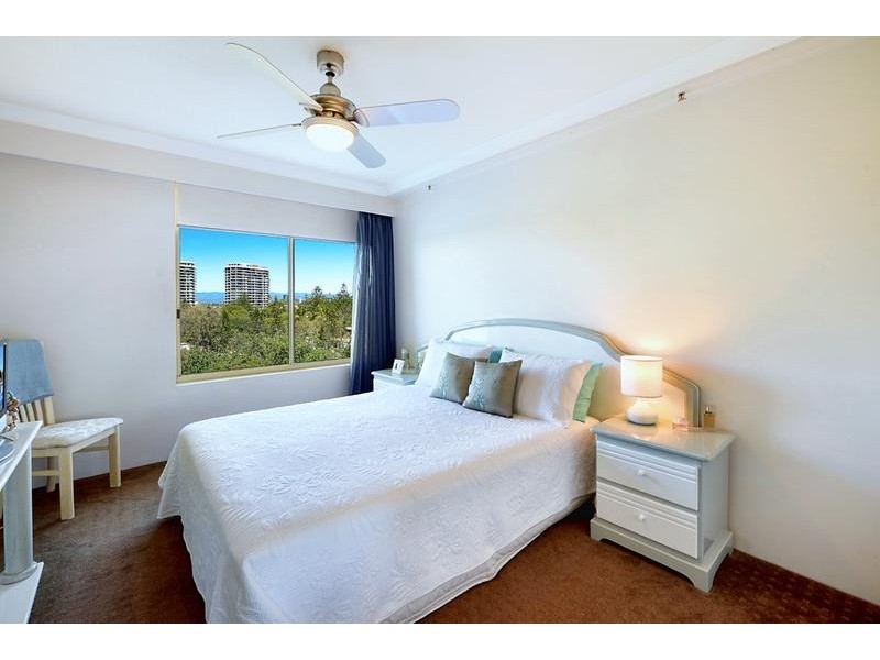 51/1 SERISIER AVENUE, Main Beach QLD 4217