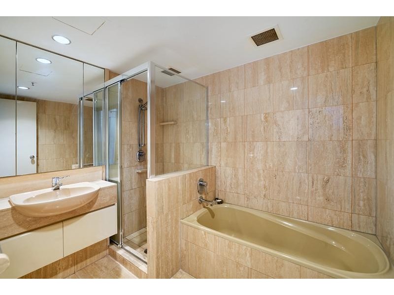 51/1 SERISIER AVENUE, Main Beach QLD 4217