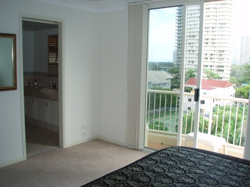 14/5-7 Cronin Ave, Main Beach QLD 4217