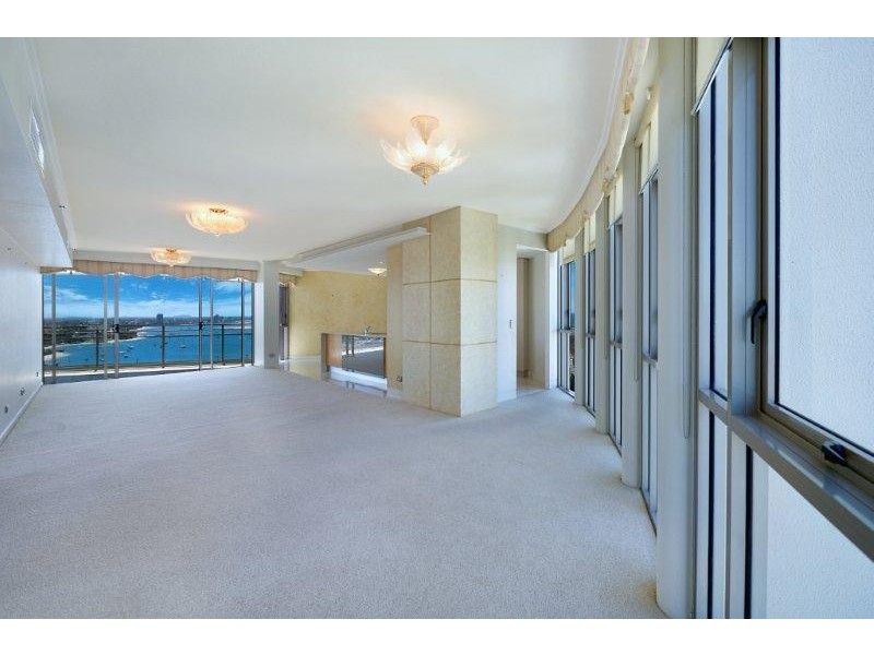 1 LENNIE AVENUE, Main Beach QLD 4217