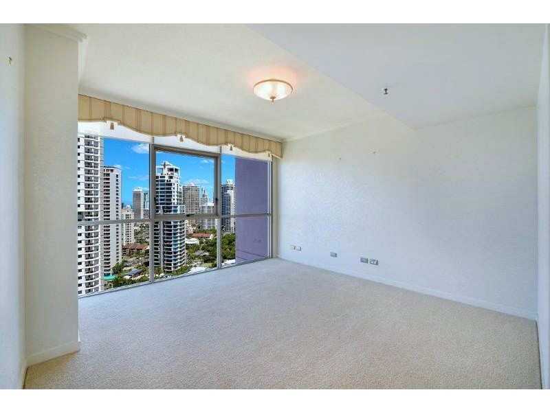 1 LENNIE AVENUE, Main Beach QLD 4217