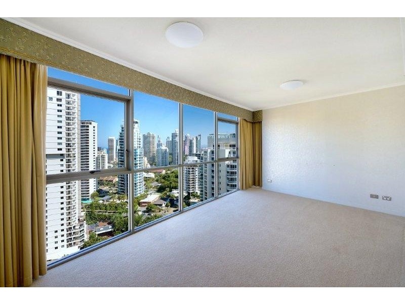 1 LENNIE AVENUE, Main Beach QLD 4217