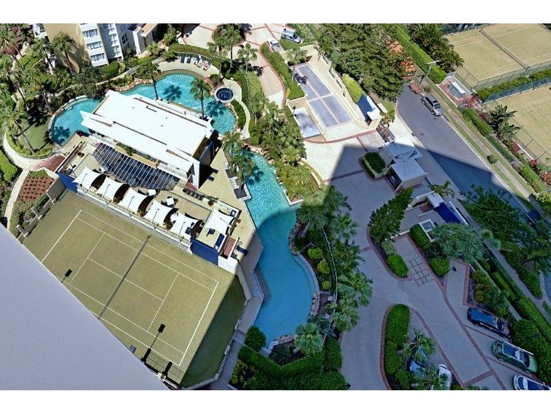 1 LENNIE AVENUE, Main Beach QLD 4217