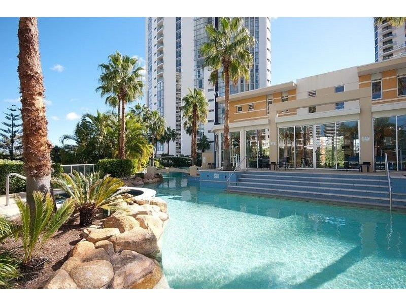 1 LENNIE AVENUE, Main Beach QLD 4217