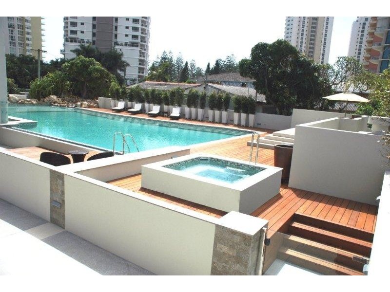 1/20-24 HUGHES AVENUE, Main Beach QLD 4217