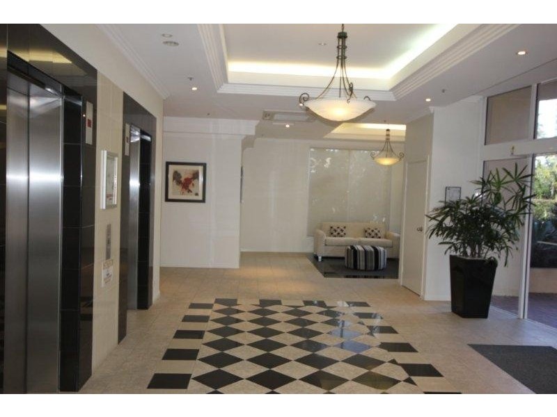 102/59 PACIFIC STREET, Main Beach QLD 4217