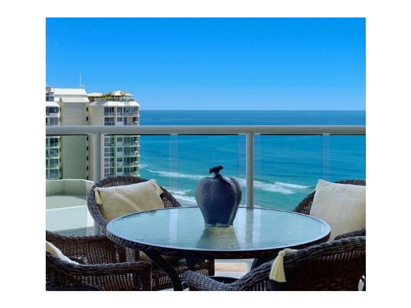 5 WOODROFFE AVENUE, Main Beach QLD 4217