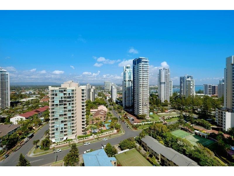 5 WOODROFFE AVENUE, Main Beach QLD 4217