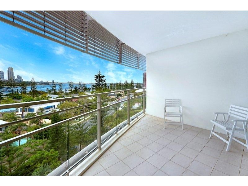 1 LENNIE AVENUE, Main Beach QLD 4217