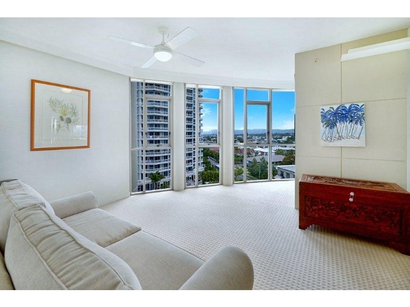 1 LENNIE AVENUE, Main Beach QLD 4217