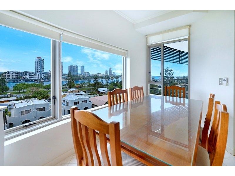 1 LENNIE AVENUE, Main Beach QLD 4217