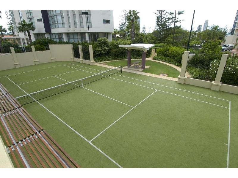 1 LENNIE AVENUE, Main Beach QLD 4217