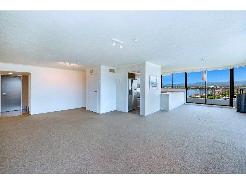 5 ADMIRALTY DRIVE, Paradise Waters QLD 4217