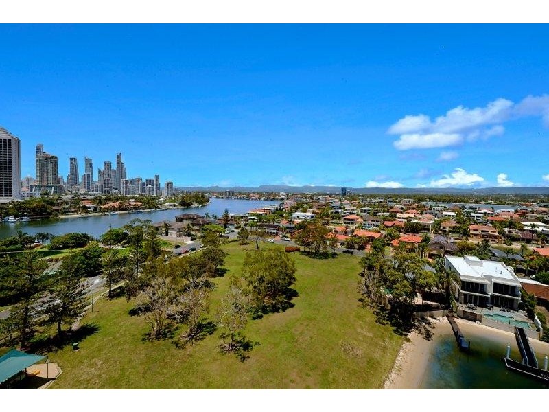 5 ADMIRALTY DRIVE, Paradise Waters QLD 4217