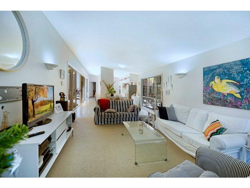 33 PACIFIC STREET, Main Beach QLD 4217