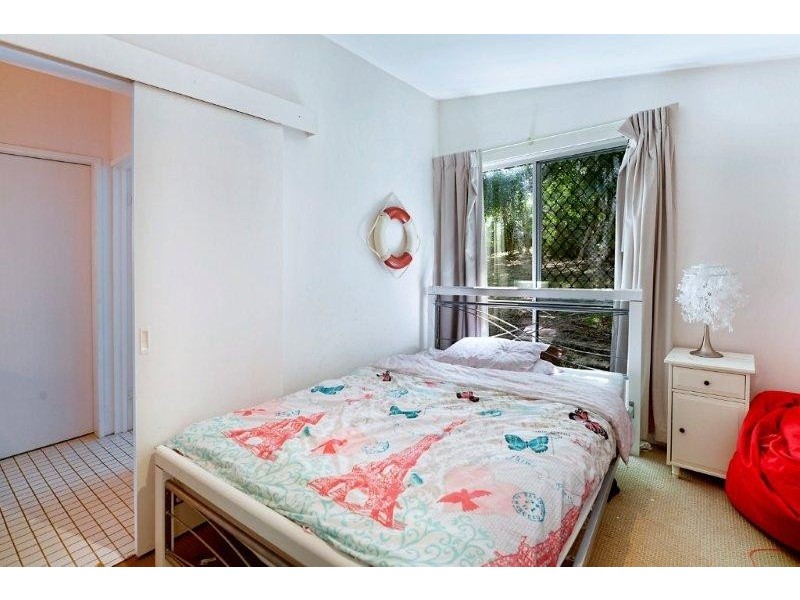 33 PACIFIC STREET, Main Beach QLD 4217