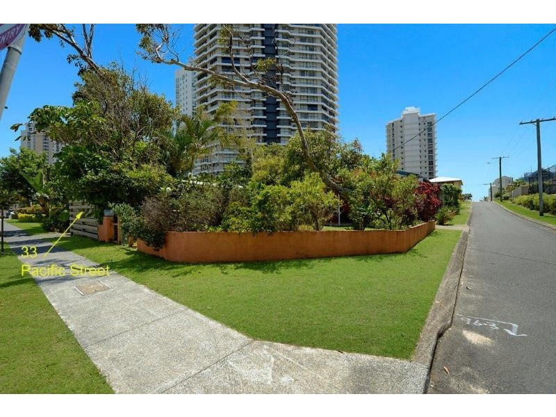 33 PACIFIC STREET, Main Beach QLD 4217