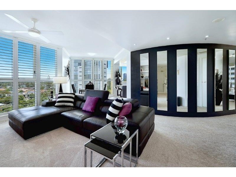 1 LENNIE AVENUE, Main Beach QLD 4217