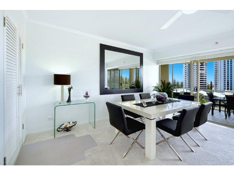 1 LENNIE AVENUE, Main Beach QLD 4217