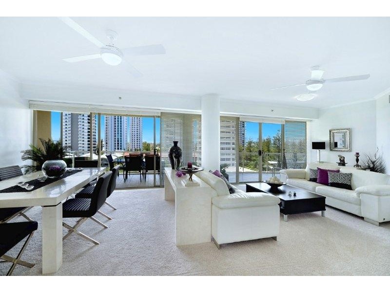 1 LENNIE AVENUE, Main Beach QLD 4217