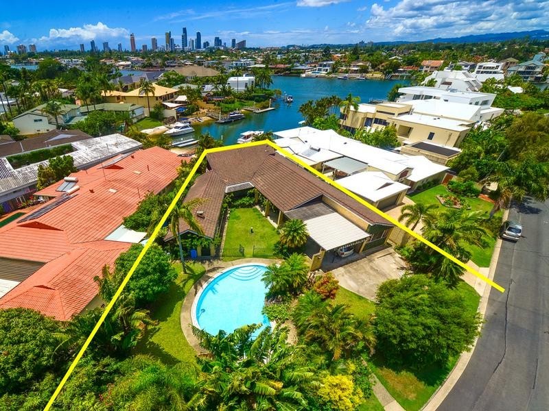 14 La Scala Court, Isle Of Capri QLD 4217