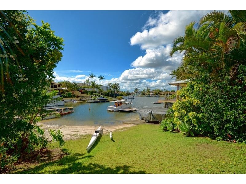 14 La Scala Court, Isle Of Capri QLD 4217