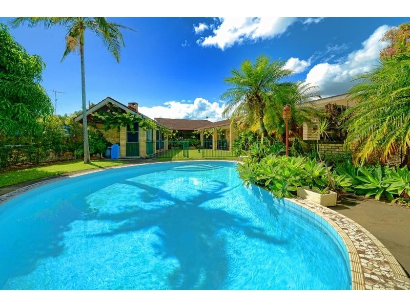 14 La Scala Court, Isle Of Capri QLD 4217
