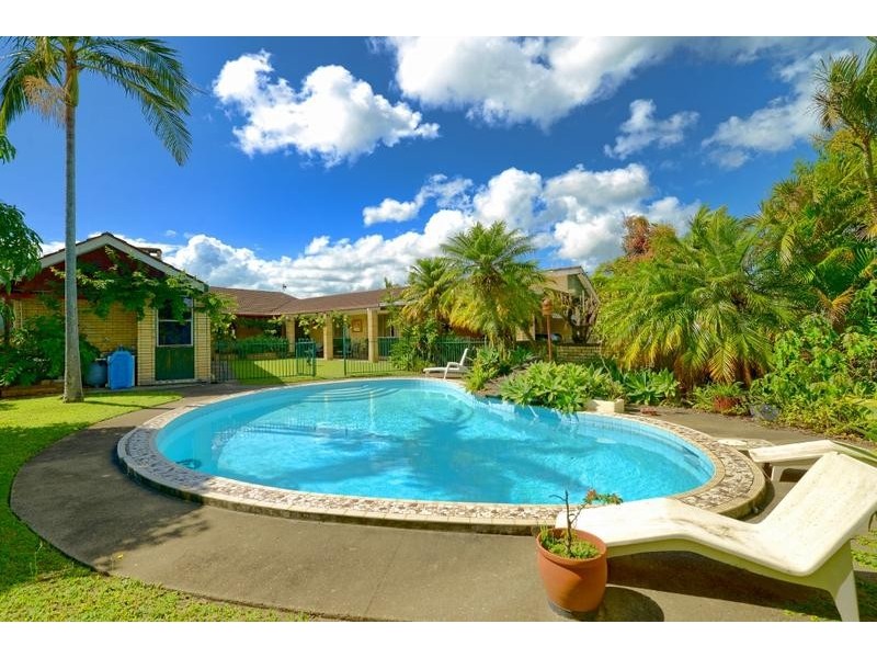 14 La Scala Court, Isle Of Capri QLD 4217