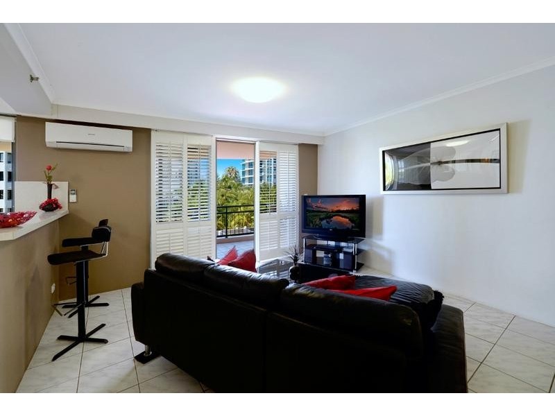 29 Woodroffe Avenue, Main Beach QLD 4217