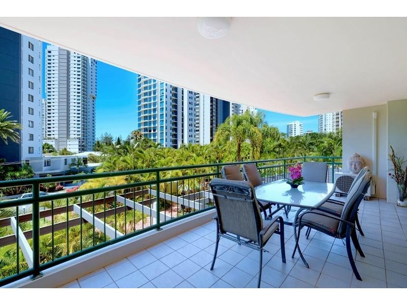 29 Woodroffe Avenue, Main Beach QLD 4217