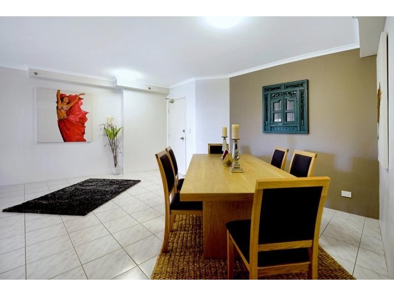 29 Woodroffe Avenue, Main Beach QLD 4217