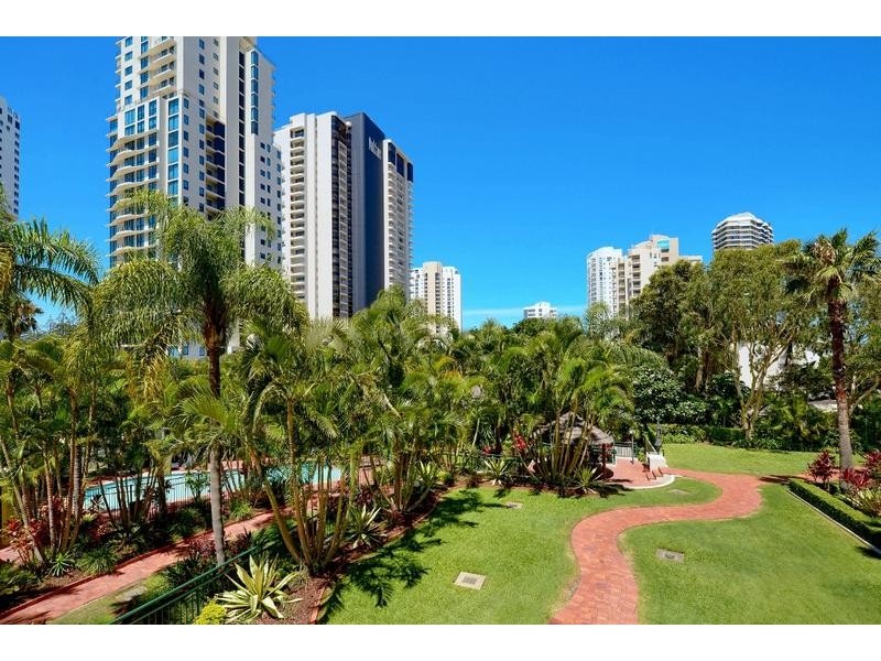 29 Woodroffe Avenue, Main Beach QLD 4217
