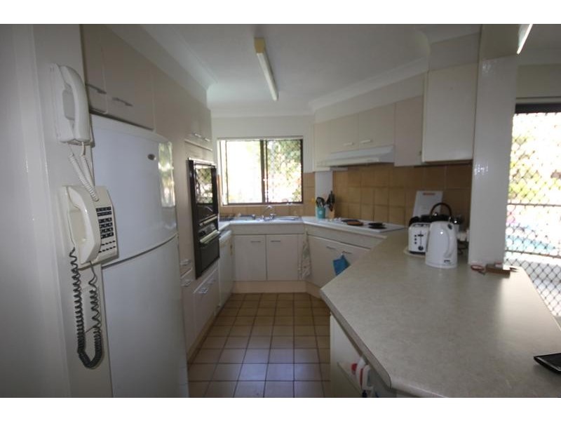 22 Woodroffe Avenue, Main Beach QLD 4217